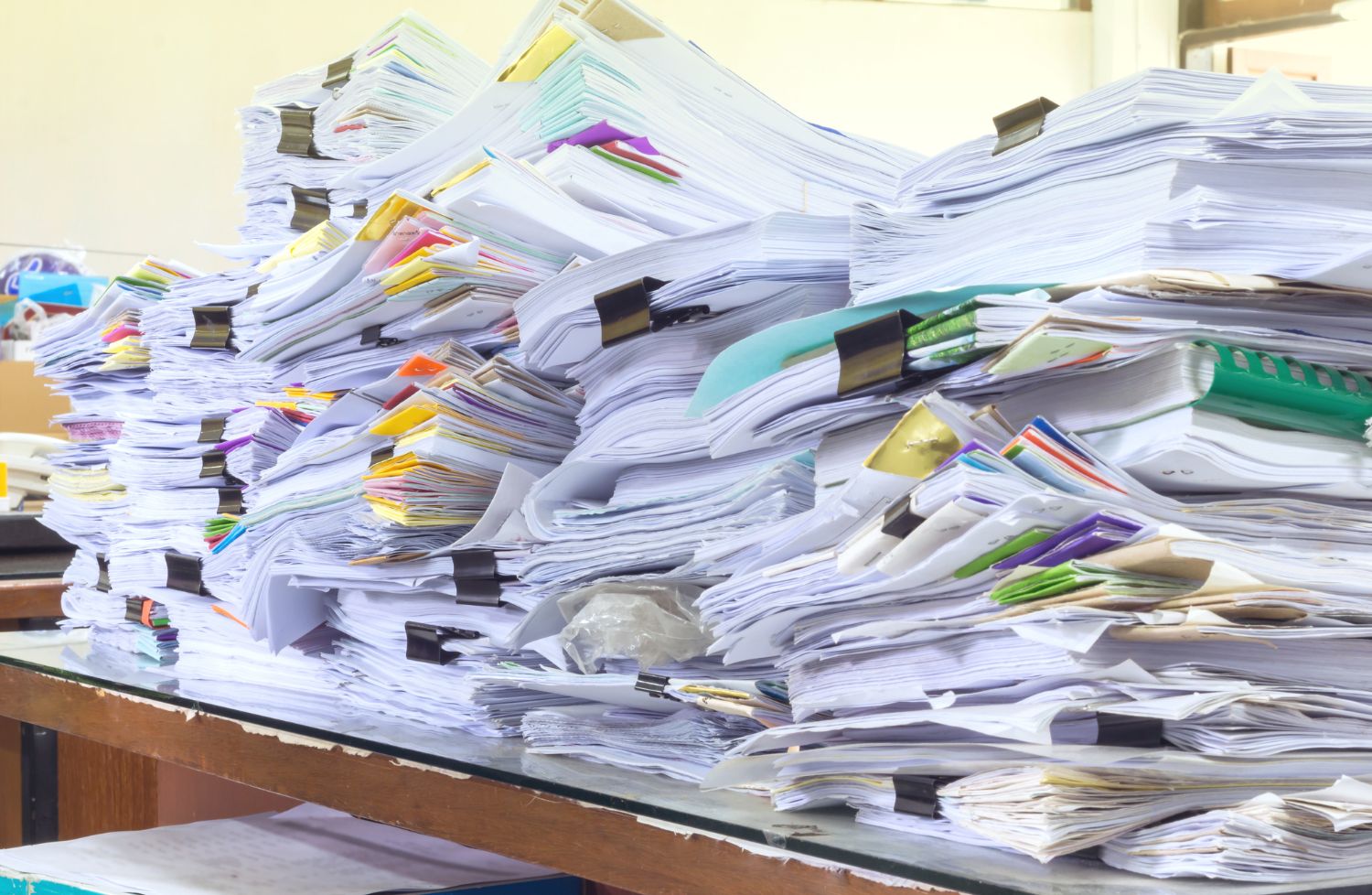 Responsabile safeguarding sport in uno stadio durante allenamento ASD