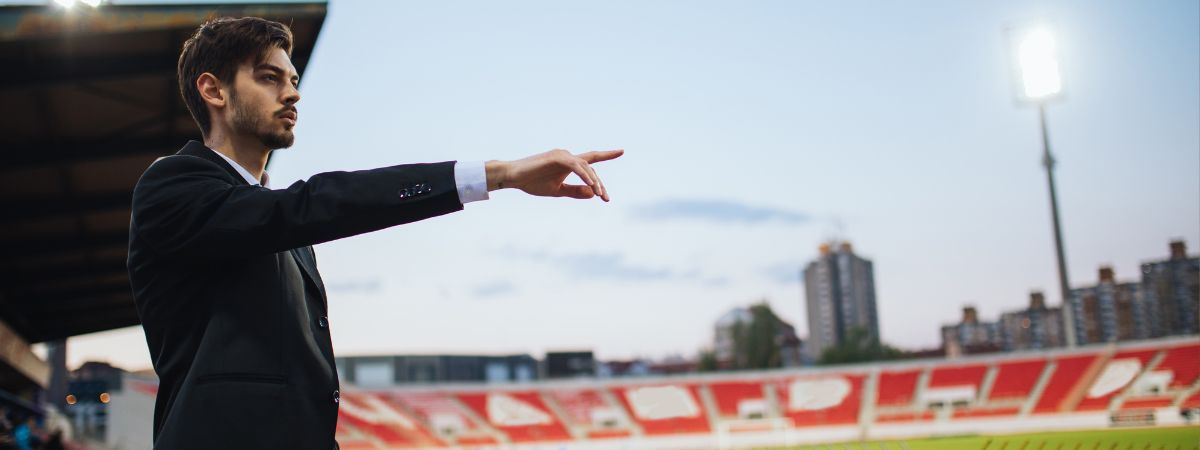 Responsabile safeguarding sport in uno stadio durante la formazione ASD
