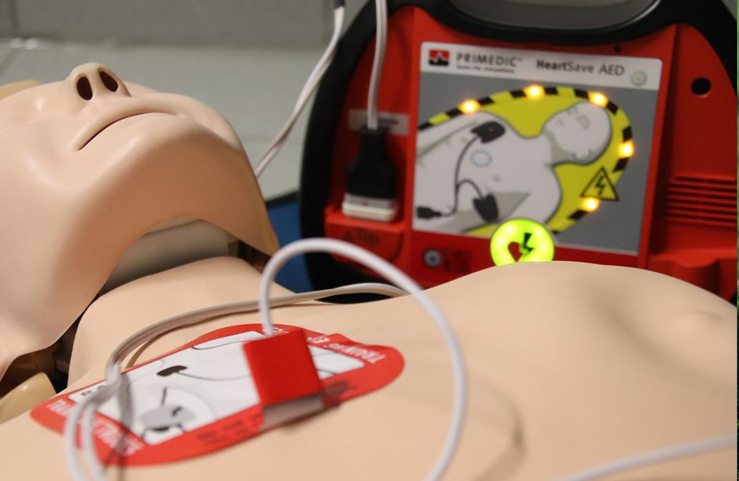 defibrillatore associazioni sportive